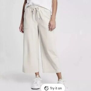 Athleta Farallon Heathers Wide Crop Women’s Cream Drawstring Pants Size 8